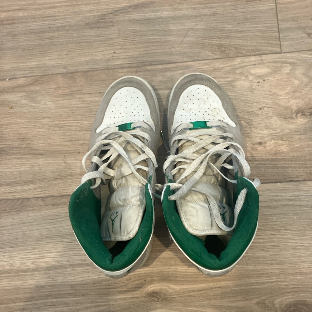 NIKE AIR JORDAN 1 MID SE GREY PINE GREEN  SNEAKERS SIZE 7Y